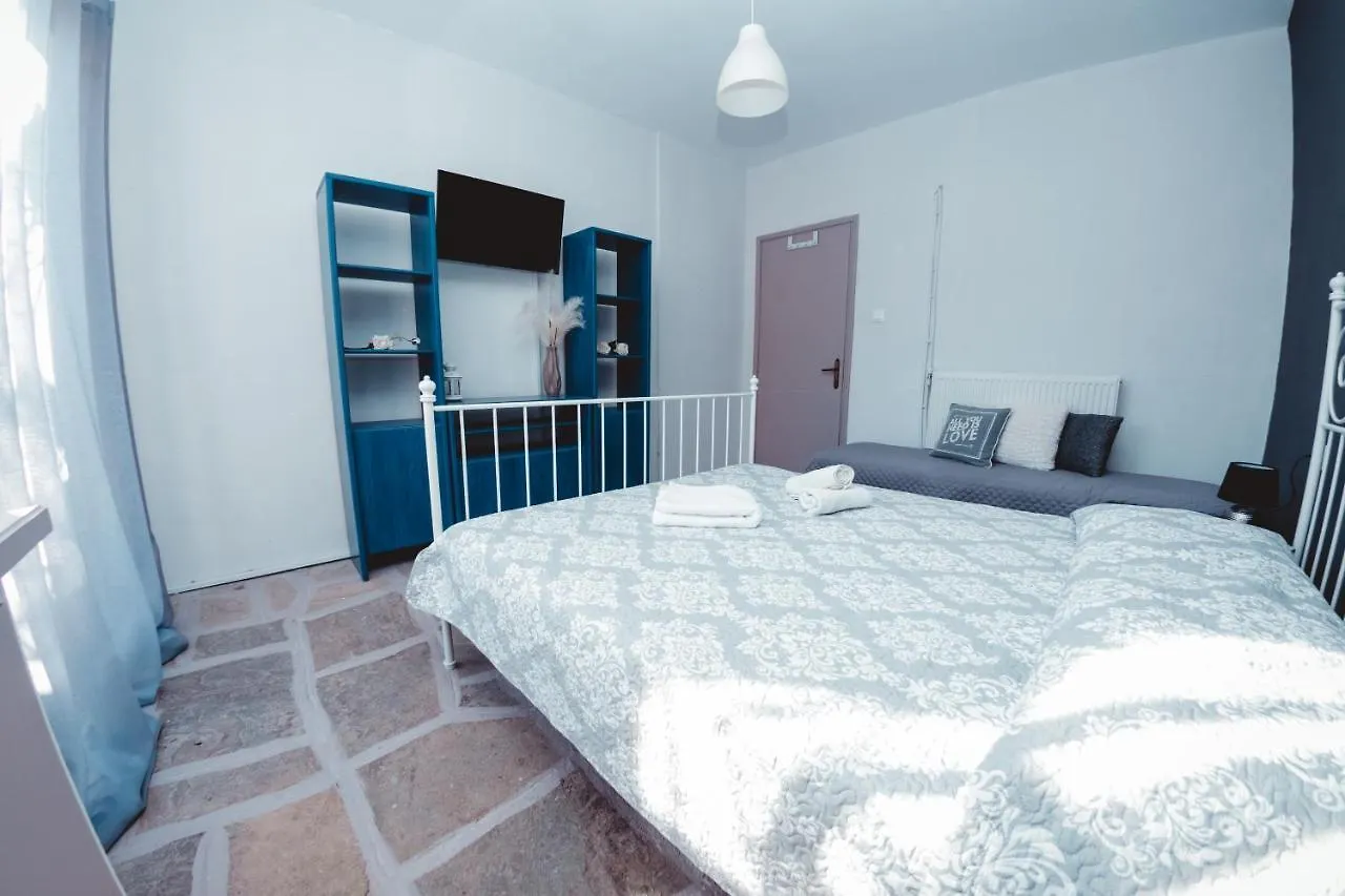 Room Nine Nea Kallikrateia 0*,